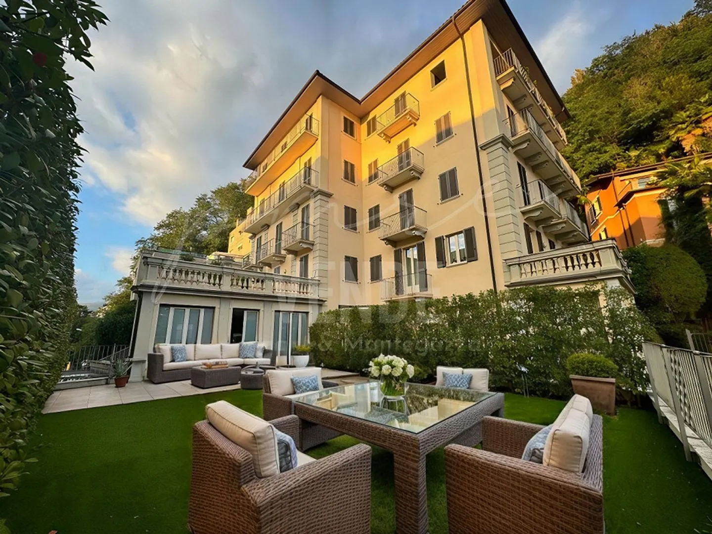 LUGANO I ELEGANT 4.5-ROOM WITH GARDEN | LUGANO CASSARATE I RESIDENZ... - Foto 3 di 9