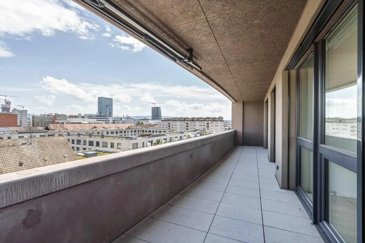 Spacious Apartment with Balcony - Photo 6 of 6