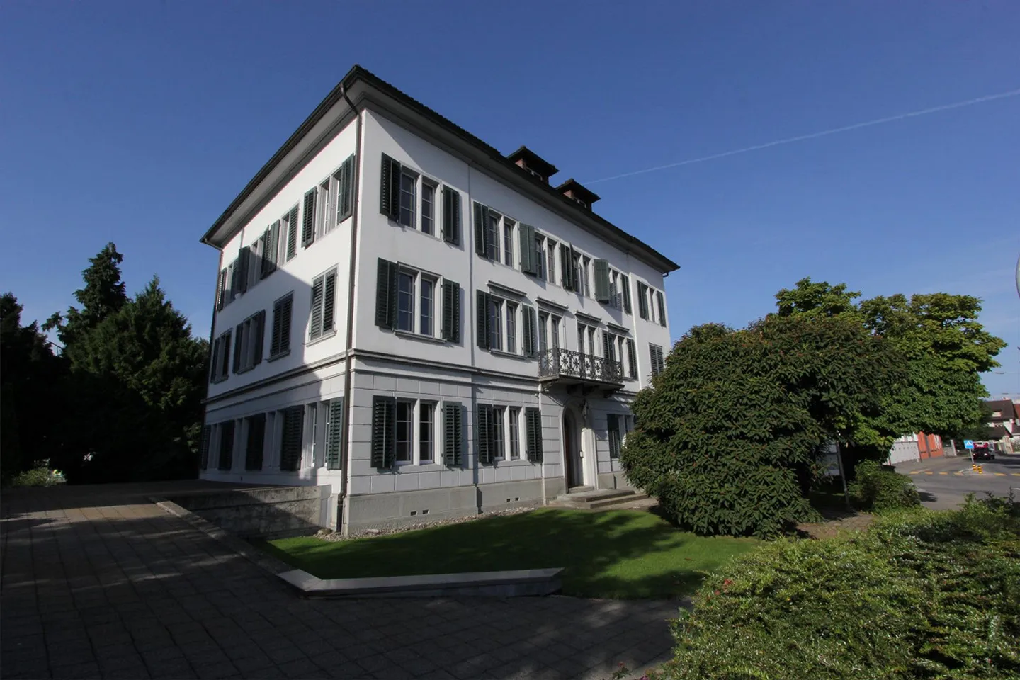 Charmantes Büro (ca. 20 m²) in repräsentativer Villa in Uster - Foto 1 von 8