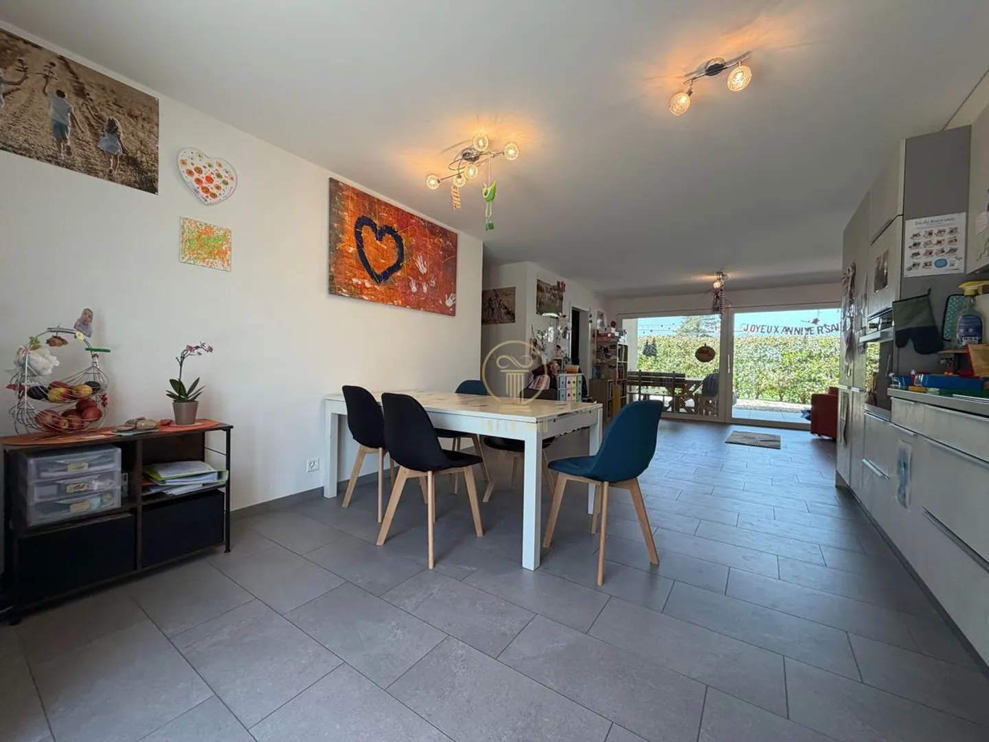 Bright 5.5-Room Apartment - Photo 2 of 13