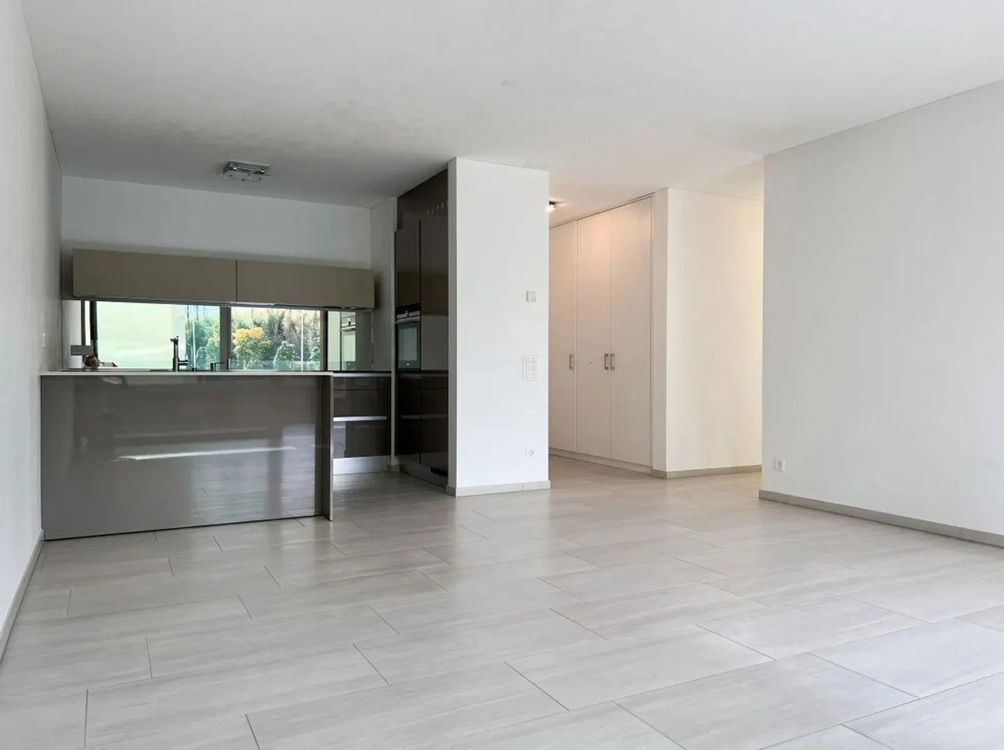 Exklusive 3.5-Zimmer-Wohnung mit grosser Terrasse - Foto 2 von 9