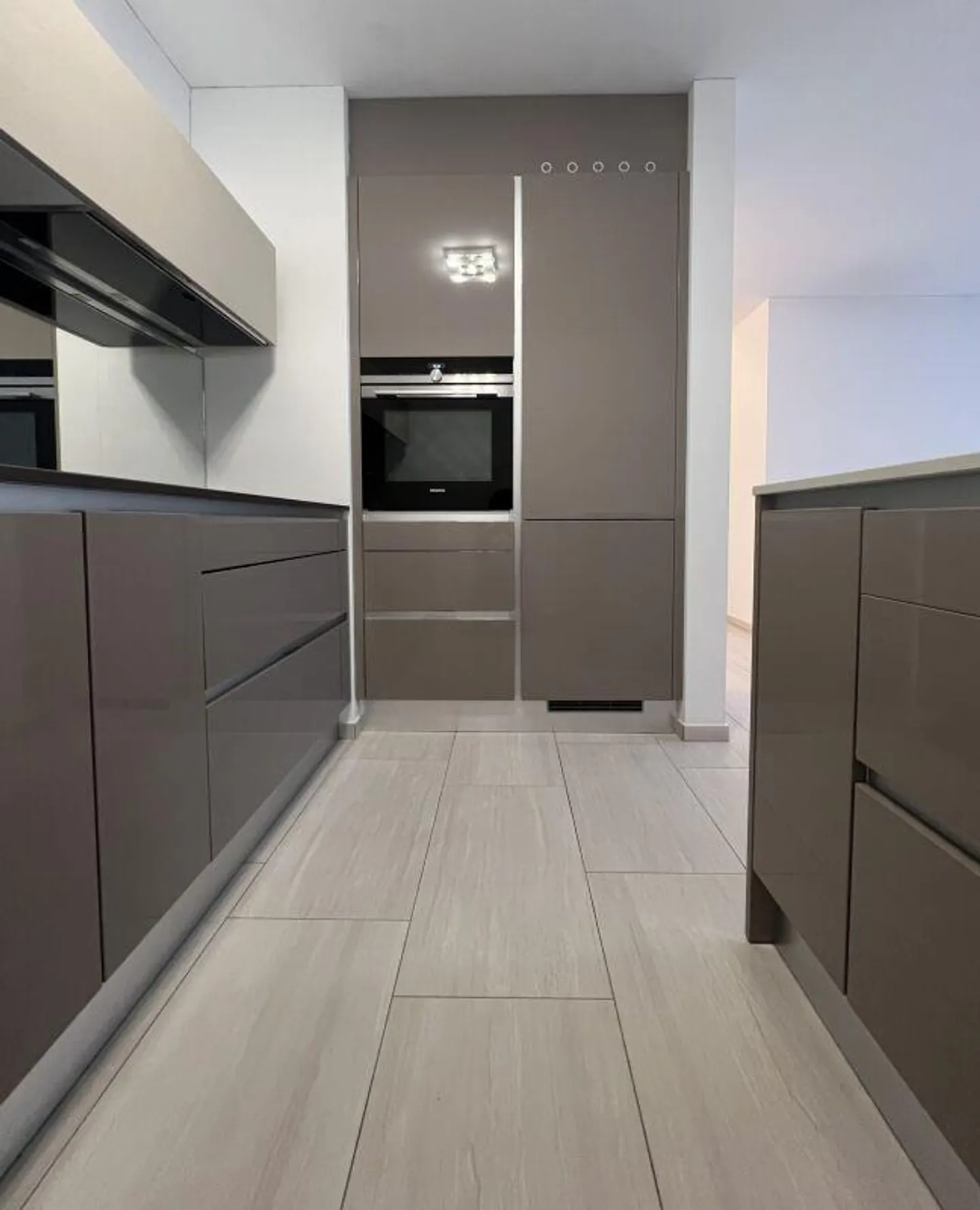Exklusive 3.5-Zimmer-Wohnung mit grosser Terrasse - Foto 3 von 9