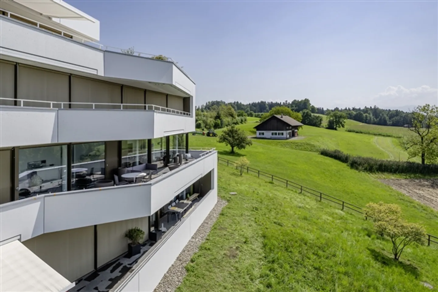 Condominium ultra-moderne au-dessus du lac de Zurich avec vue imprenable - Photo 1 sur 7