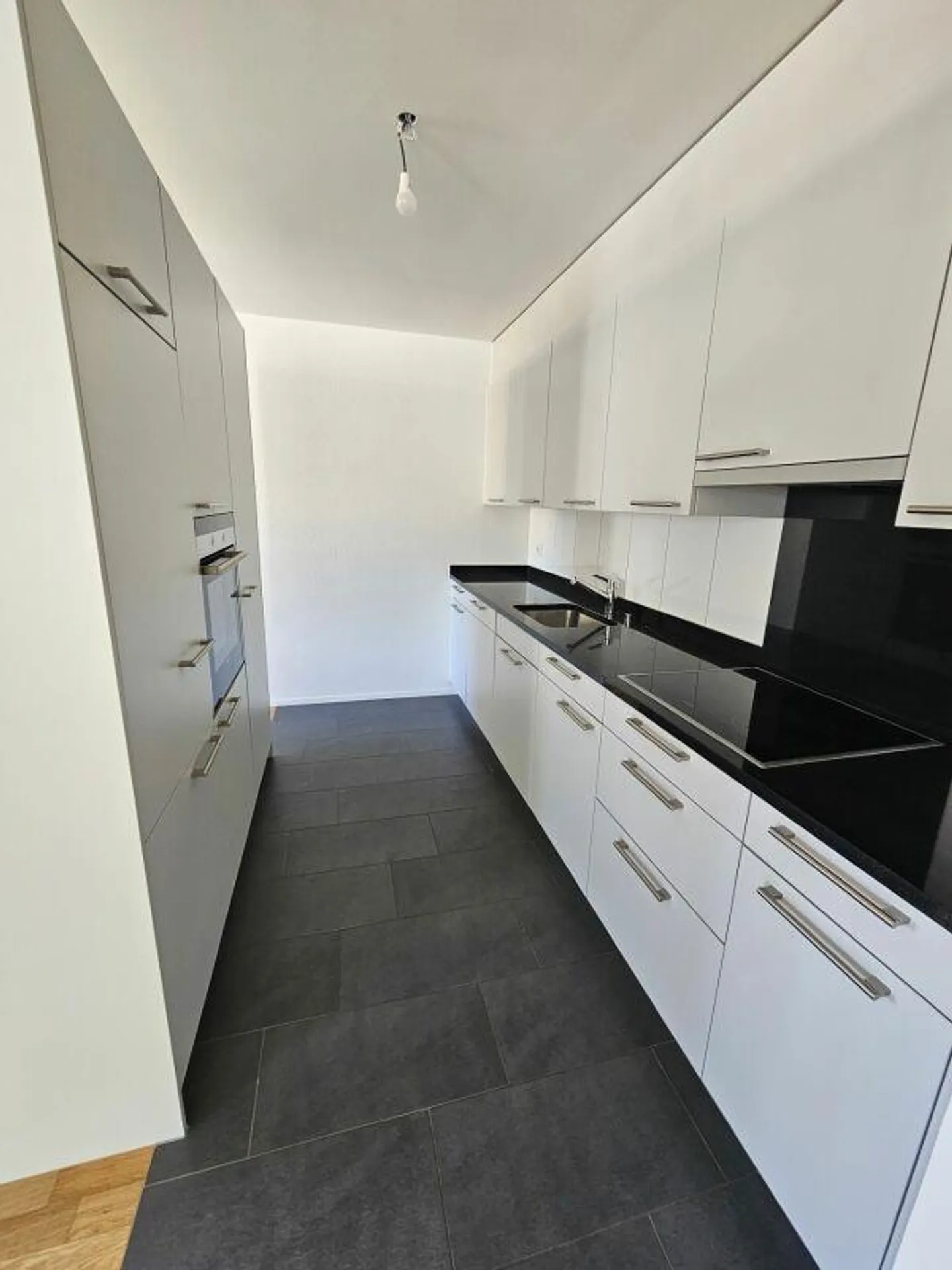 Appartement en attique attrayant de 3,5 pièces avec grande terrasse de 41 m2 - Photo 7 sur 13