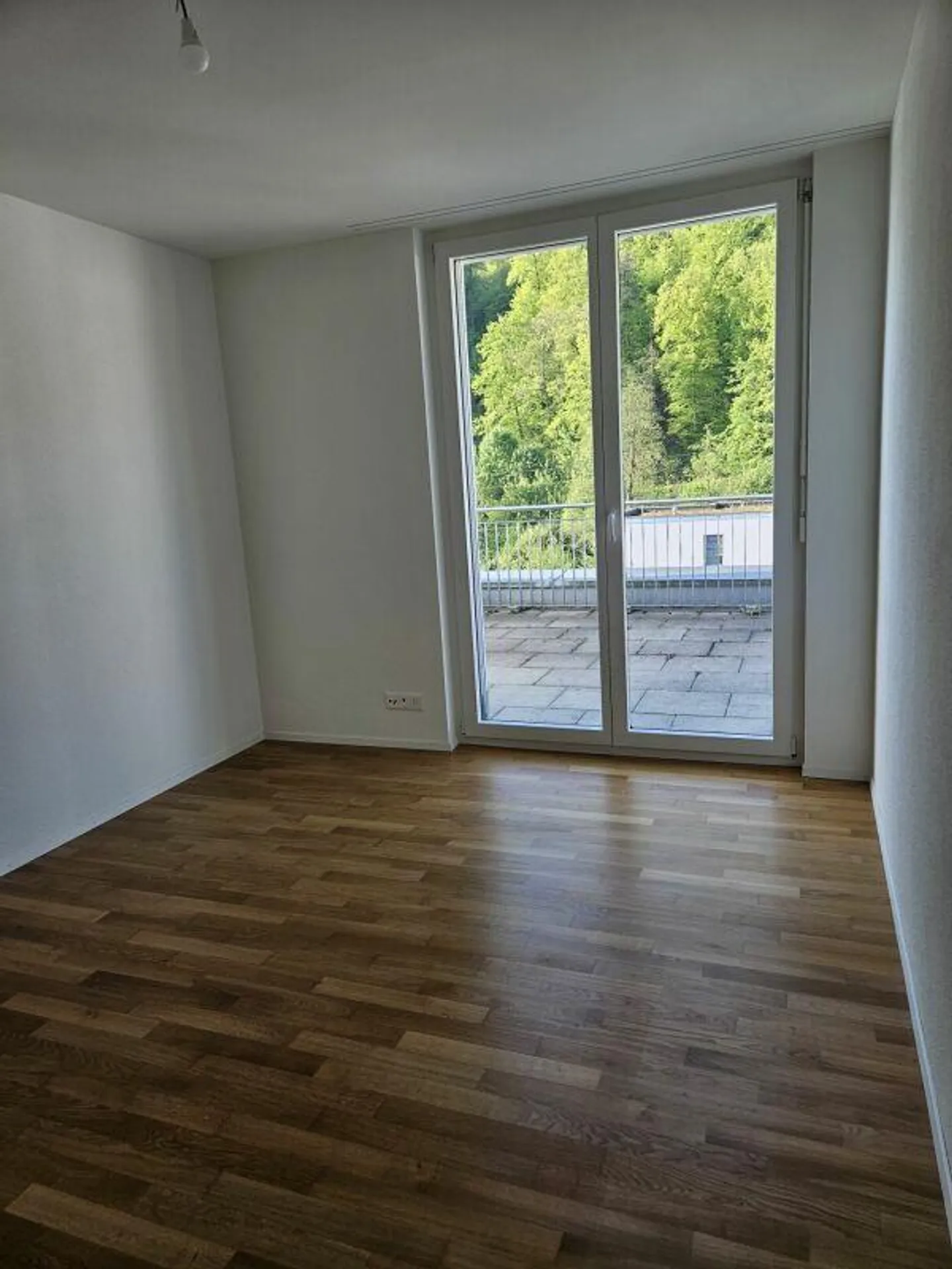 Appartement en attique attrayant de 3,5 pièces avec grande terrasse de 41 m2 - Photo 9 sur 13