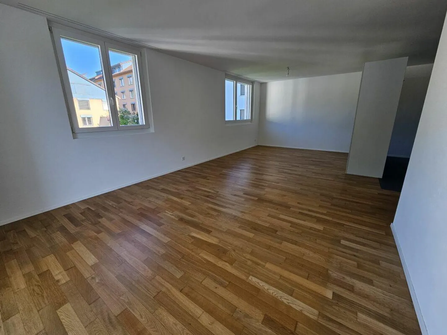 Appartement en attique attrayant de 3,5 pièces avec grande terrasse de 41 m2 - Photo 3 sur 13