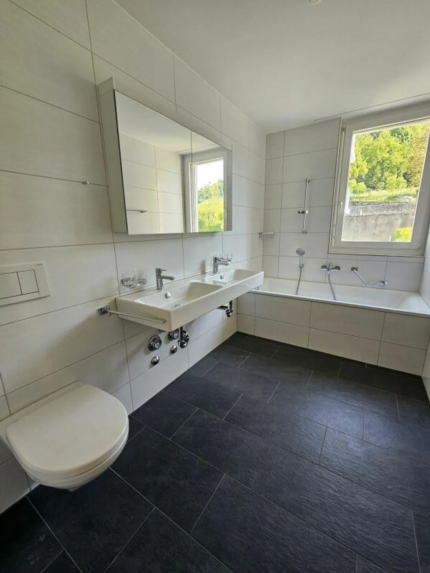 Appartement en attique attrayant de 3,5 pièces avec grande terrasse de 41 m2 - Photo 4 sur 13