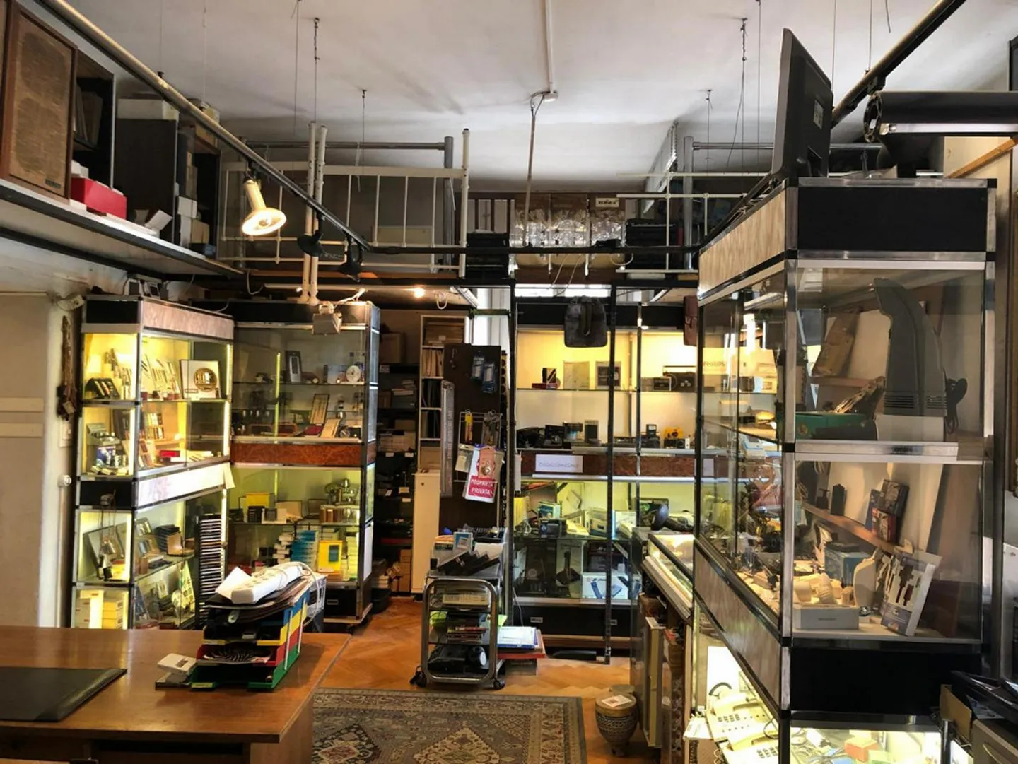 Casa con tre appartamenti in posizione centrale - Foto 8 di 25