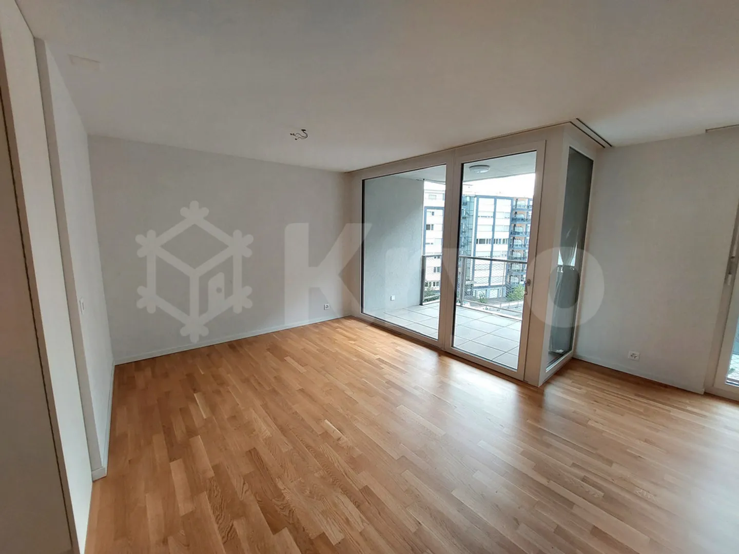 BEL APPARTAMENTO DI 2,5 LOCALI CON BALCONE IN CENTRO CITTÀ - Foto 4 di 5