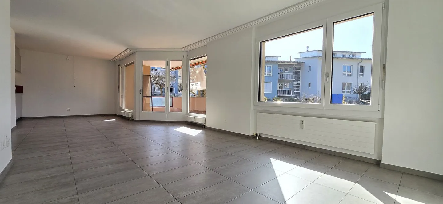 Frisch renovierte 4.5 Zi.-Wohnung direkt neben Kindergarten- & Grundschule - Foto 3 di 13