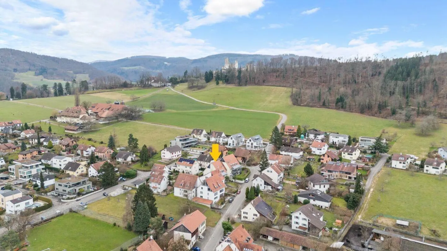 Felicità abitativa moderna con patio e giardino a Pfeffingen - Foto 2 di 17