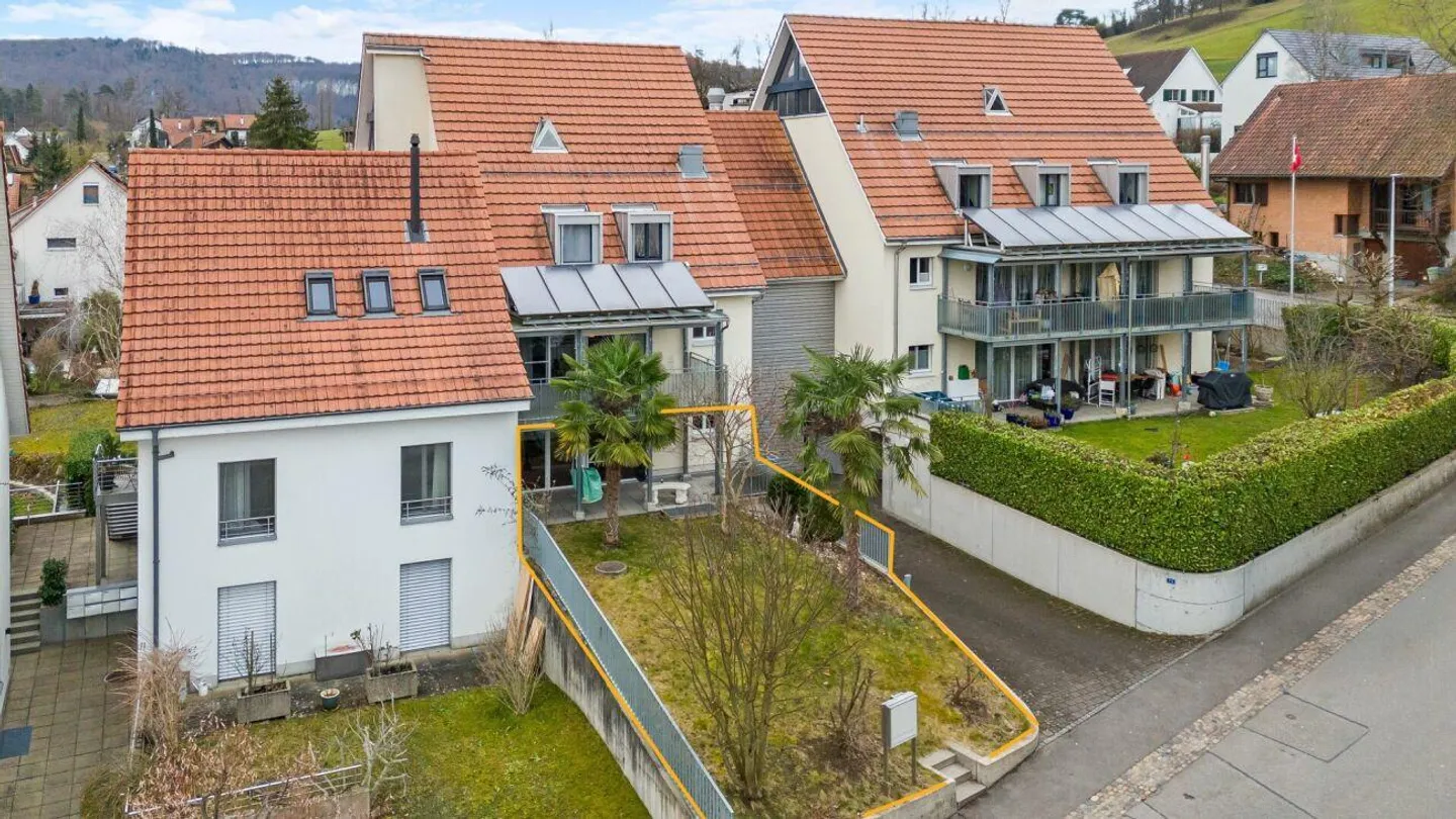 Felicità abitativa moderna con patio e giardino a Pfeffingen - Foto 3 di 17