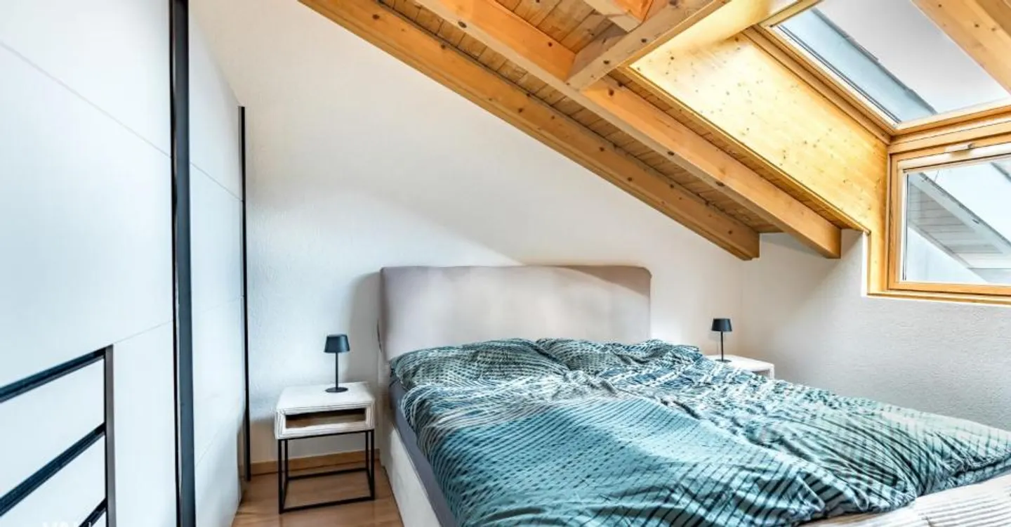 Character, Light and Mountain View: 4½-Room Penthouse in the Center of Visp - Photo 5 of 11