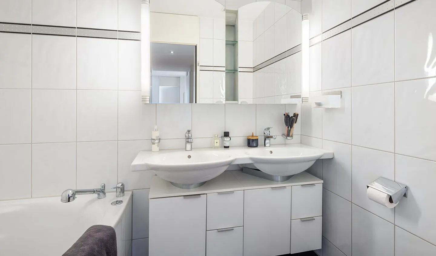 Central. Spacieux. Spécial. Appartement en duplex en attique à Cham - Photo 7 sur 9