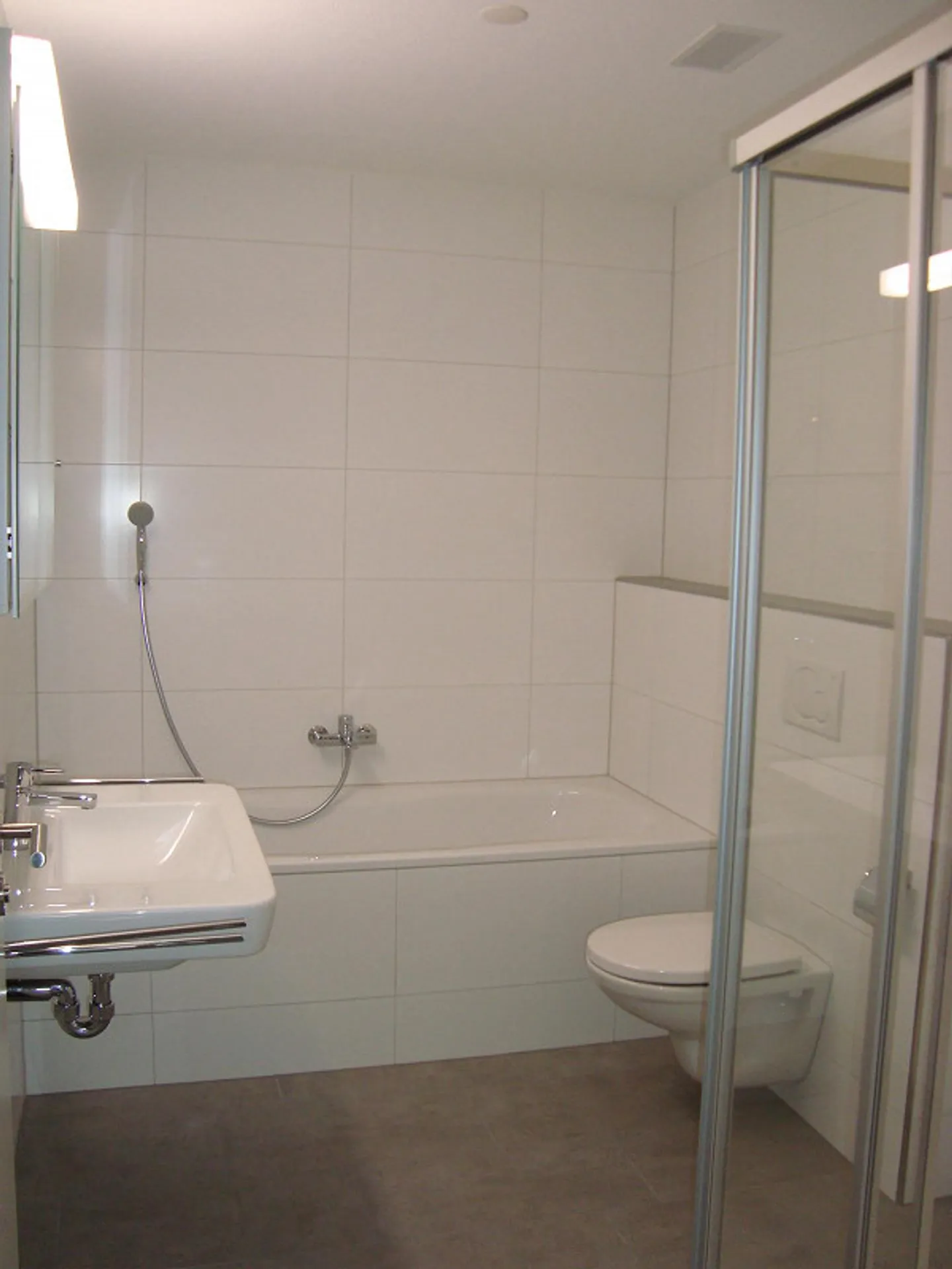 Appartamento spazioso e luminoso nel tranquillo Langnau vicino a Reiden - Foto 2 di 5