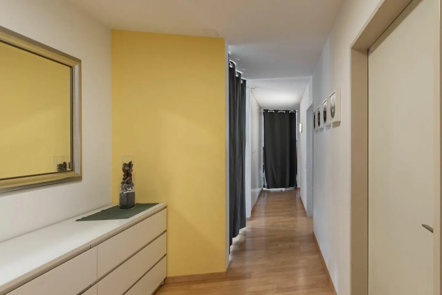 Schöne 4 1/2-Zimmerwohnung in Steinhausen - Foto 8 von 21
