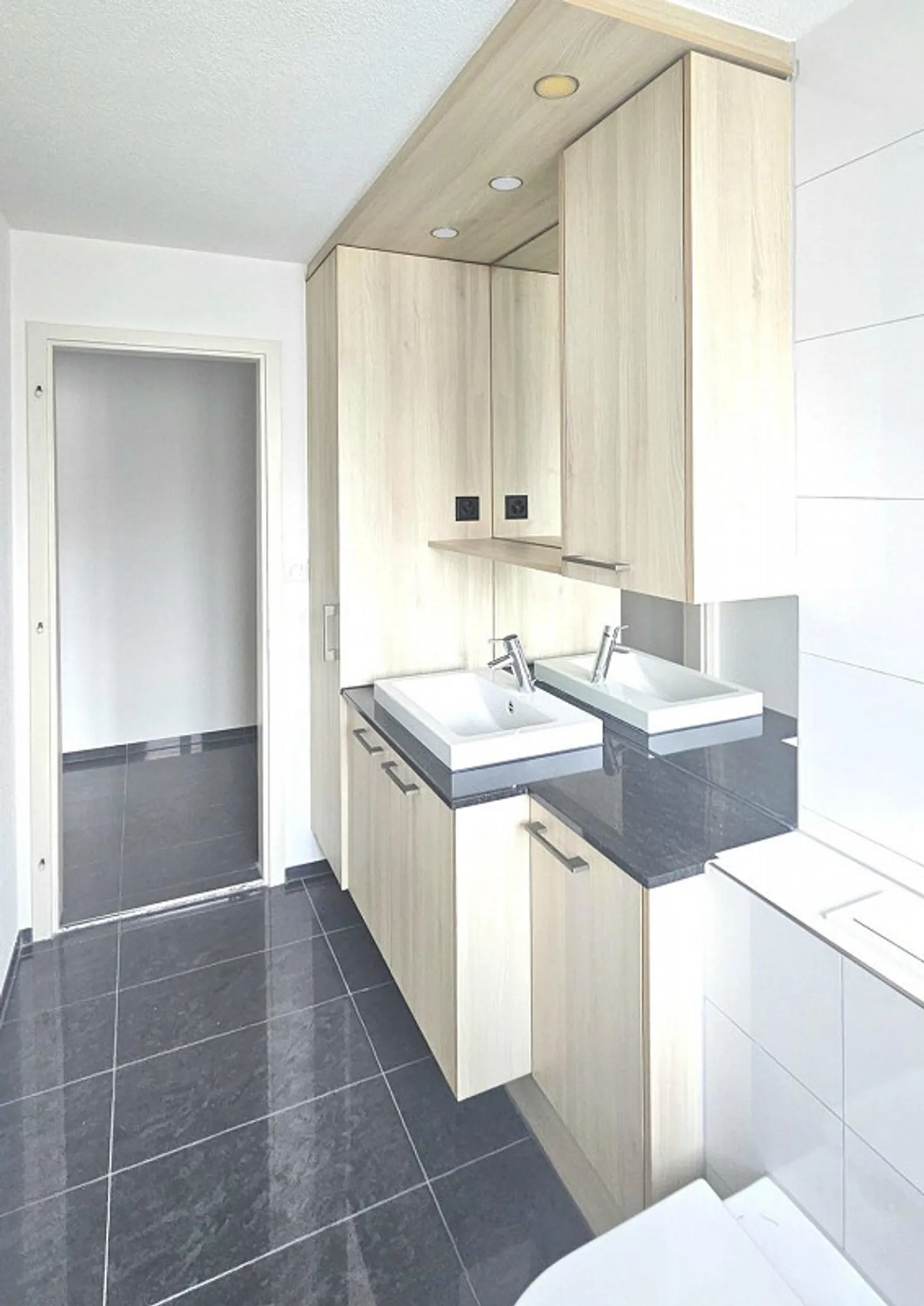 Appartement en attique récemment rénové - Photo 11 sur 13