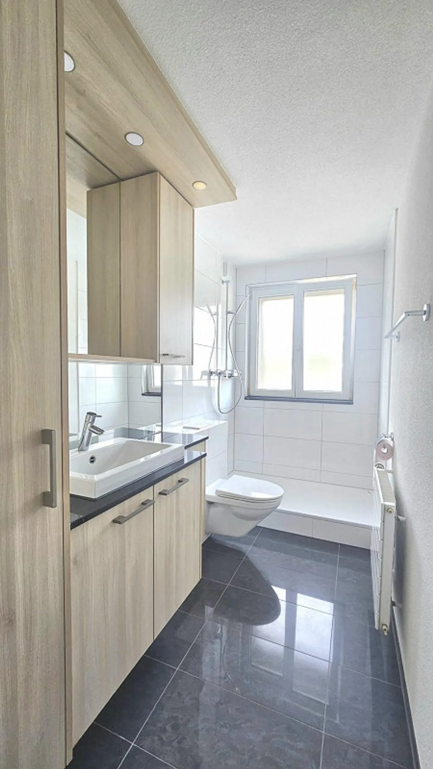 Appartement en attique récemment rénové - Photo 10 sur 13