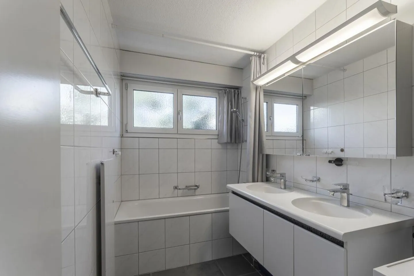 Schöne 4 1/2-Zimmerwohnung in Steinhausen - Foto 9 von 21