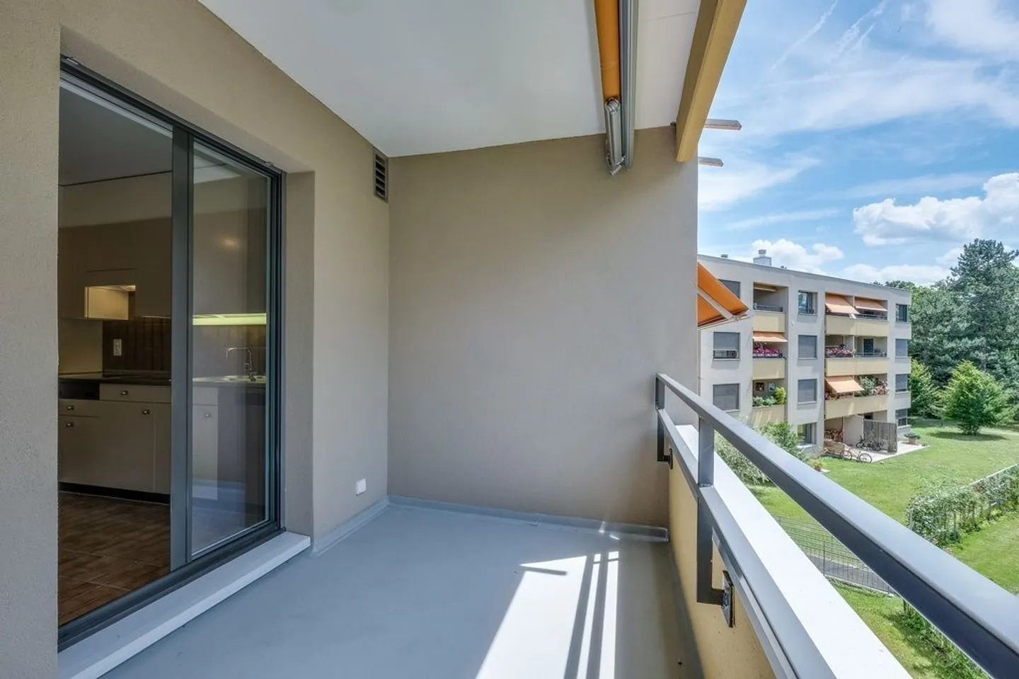 Living with a certain something in a child-friendly environment - Photo 8 of 8