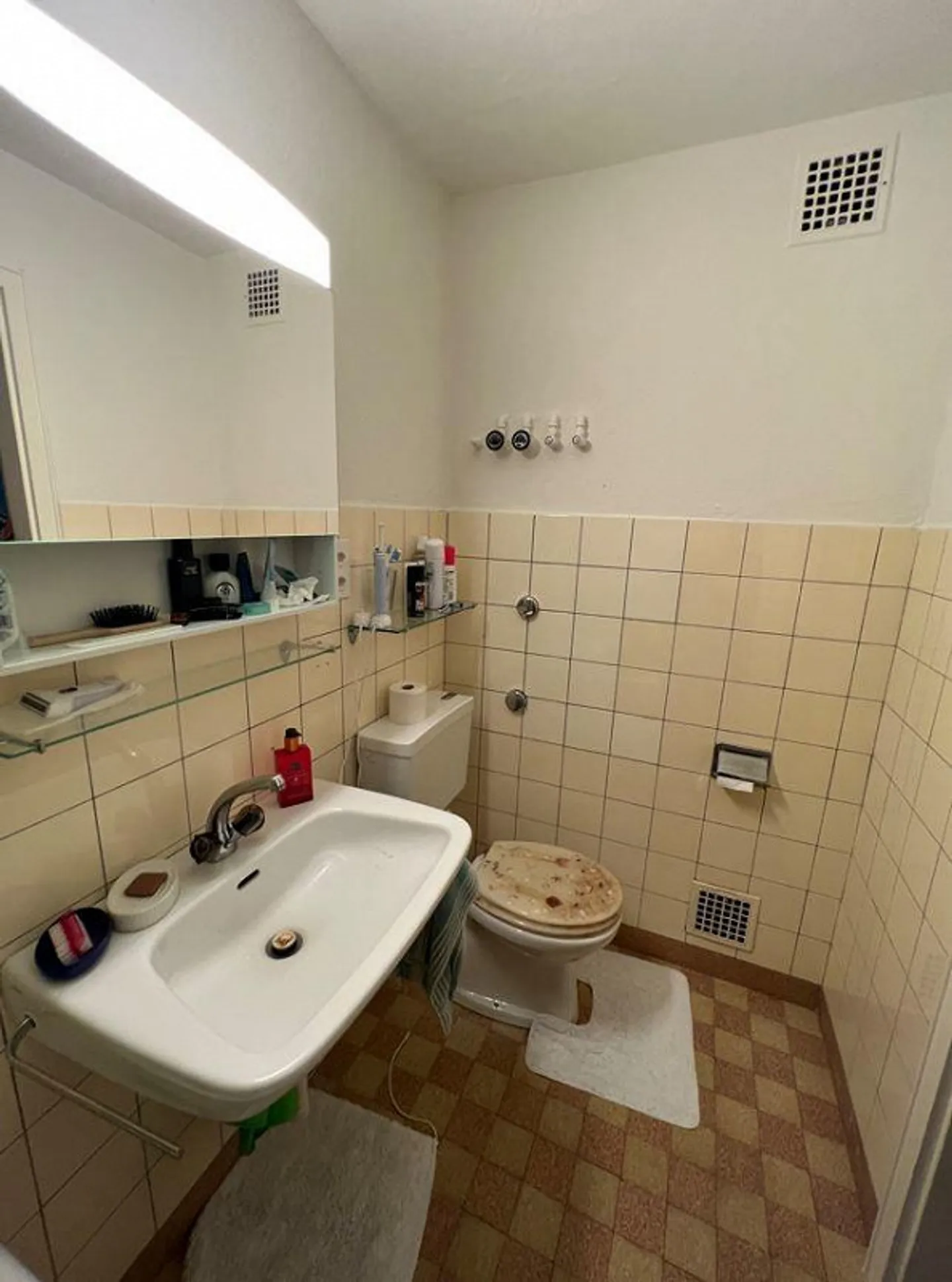 Charming apartment directly at Spalentor - Photo 5 of 6