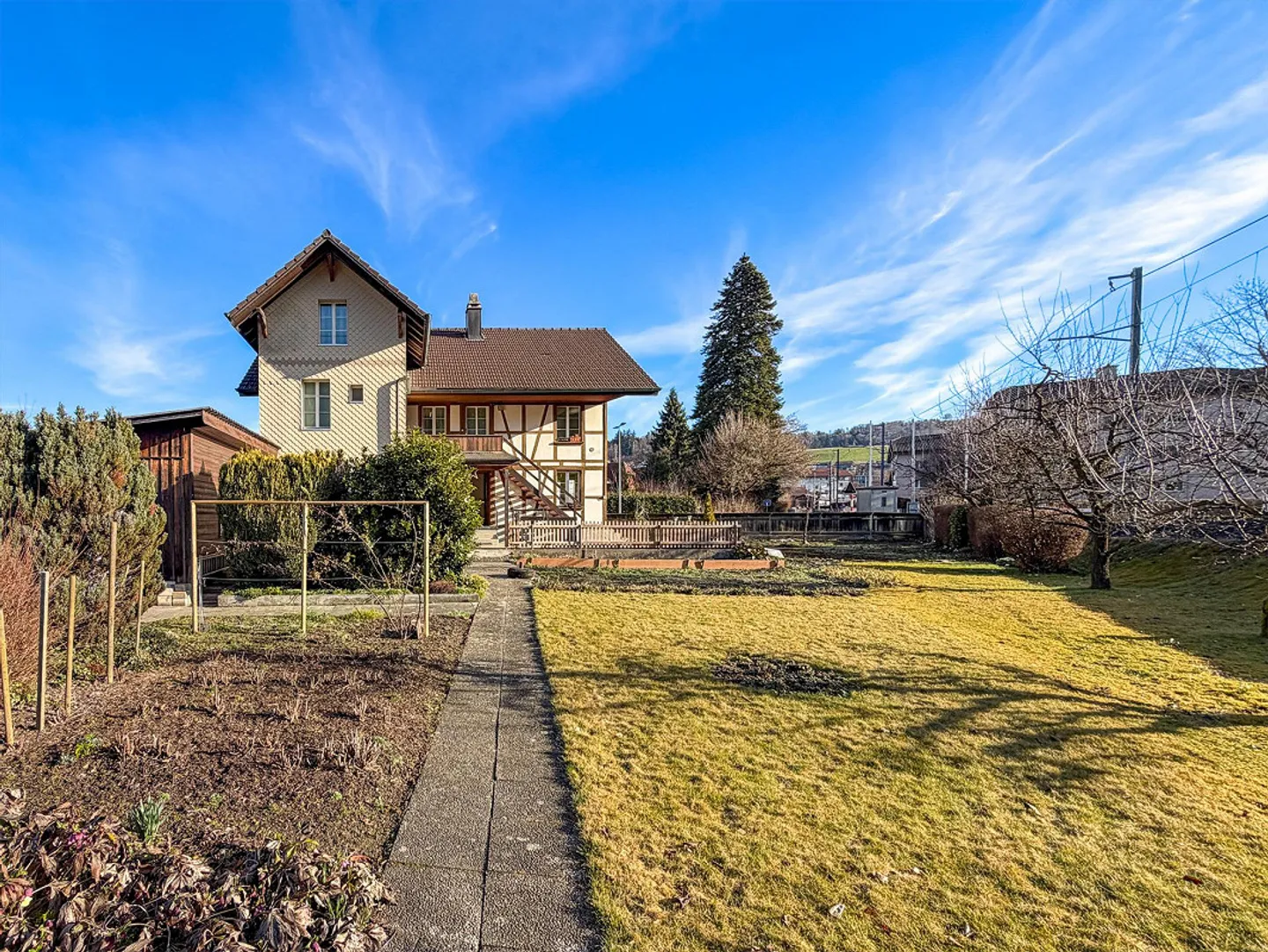 Two-family house on large property - Photo 1 of 30