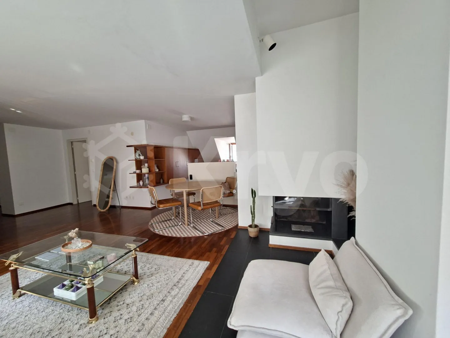 MAGNIFIKANTE 4.5 ZIMMER WOHNUNG MIT GROSSER BALKON - Foto 2 von 8