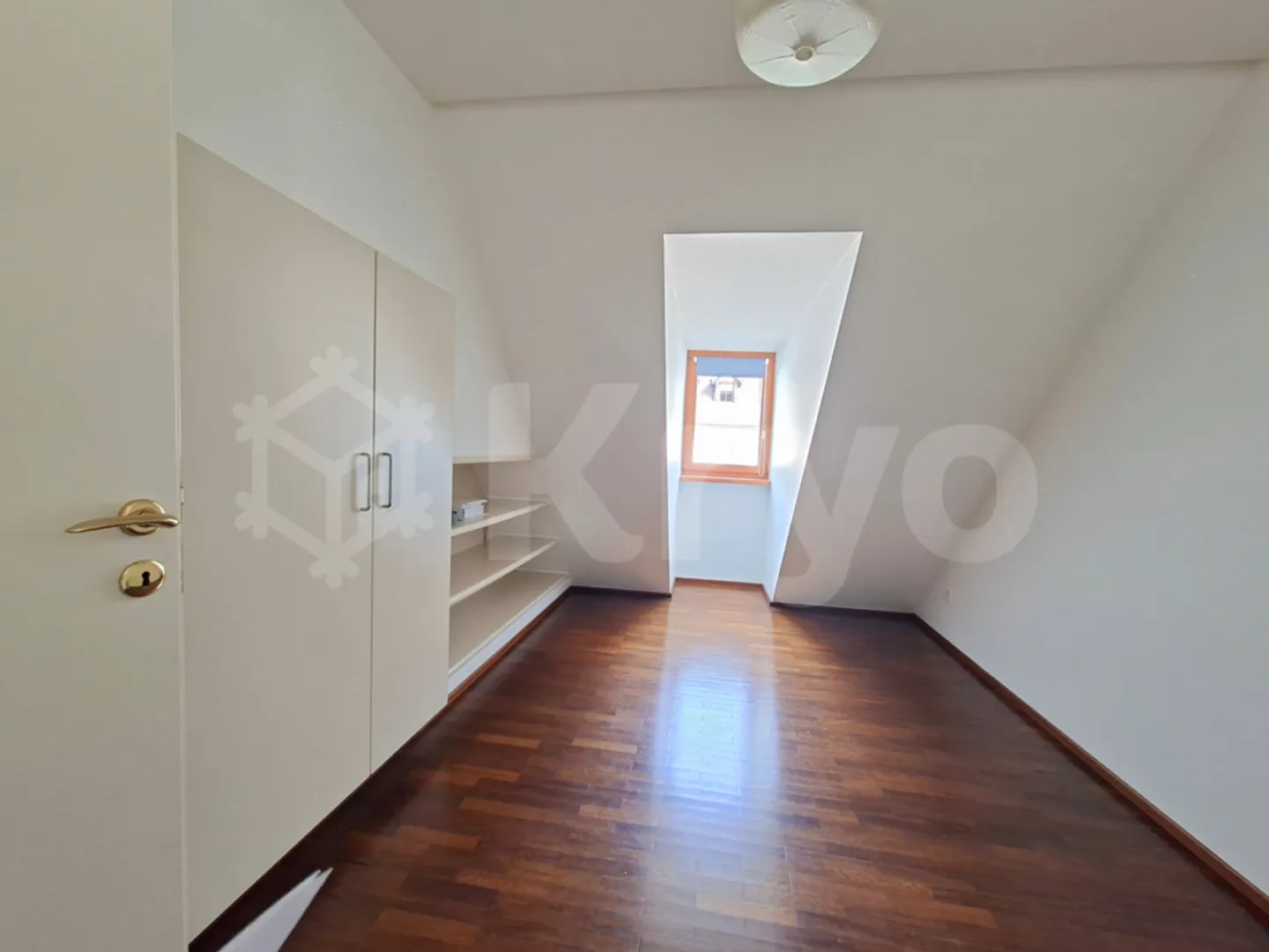 MAGNIFIKANTE 4.5 ZIMMER WOHNUNG MIT GROSSER BALKON - Foto 6 von 8