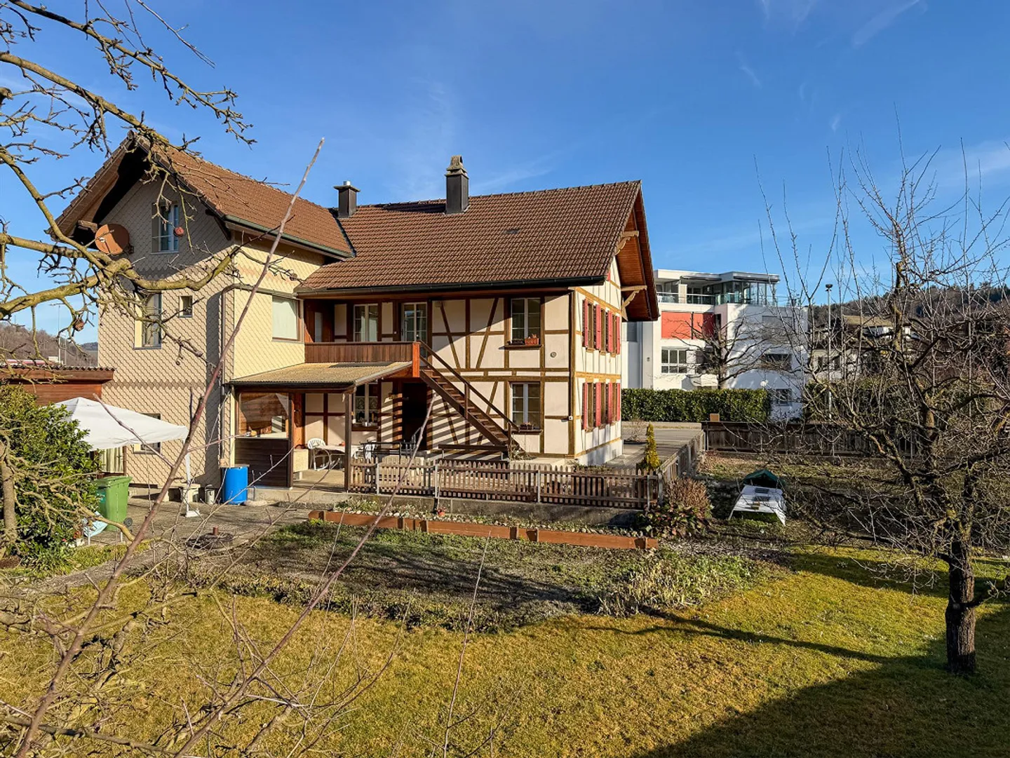 Two-family house on large property - Photo 4 of 30