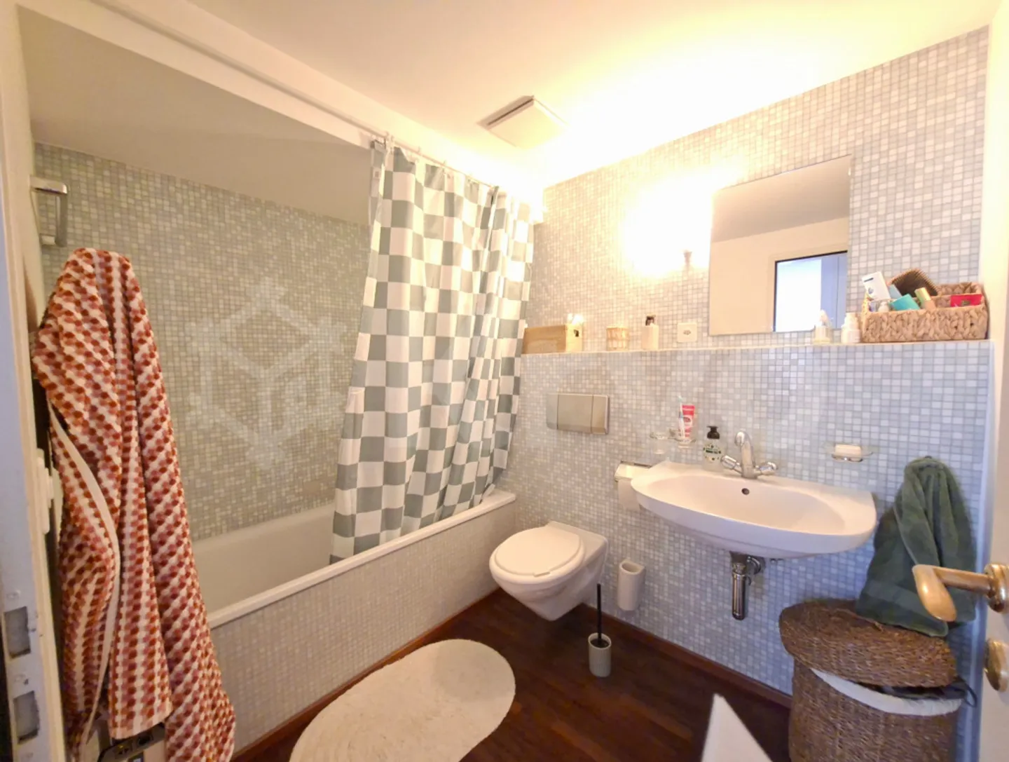 MAGNIFIKANTE 4.5 ZIMMER WOHNUNG MIT GROSSER BALKON - Foto 7 von 8