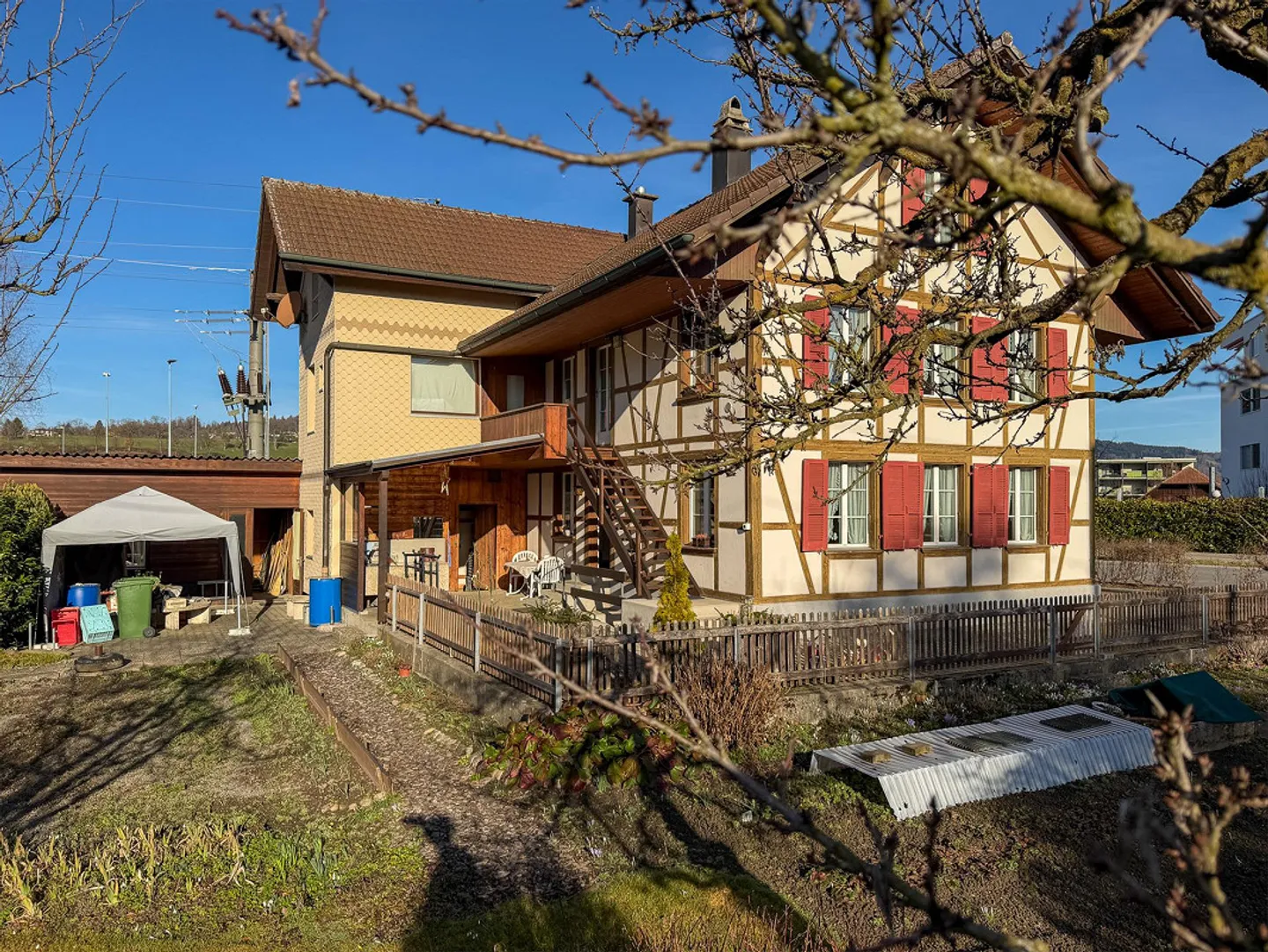 Two-family house on large property - Photo 5 of 30