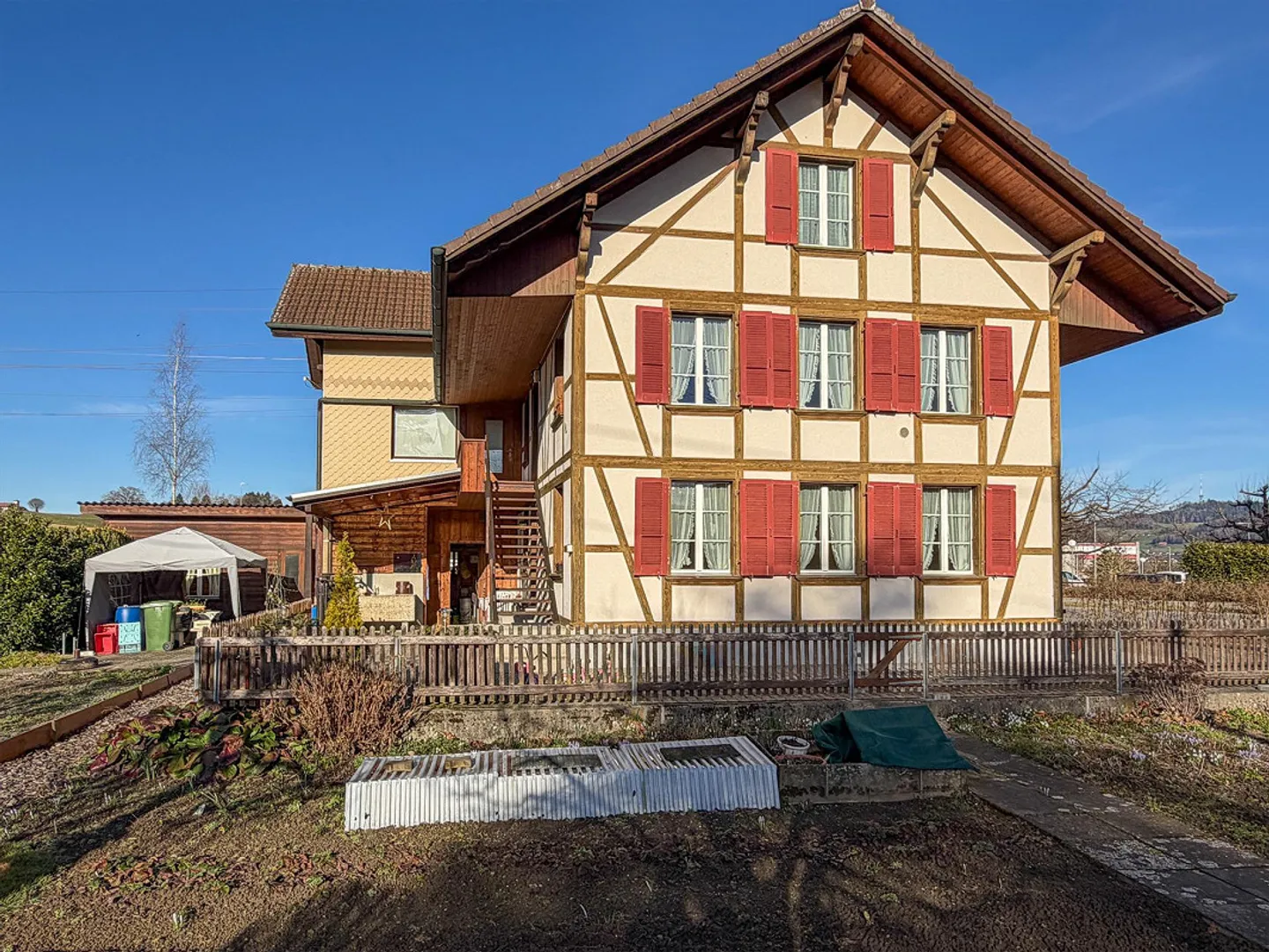 Two-family house on large property - Photo 6 of 30