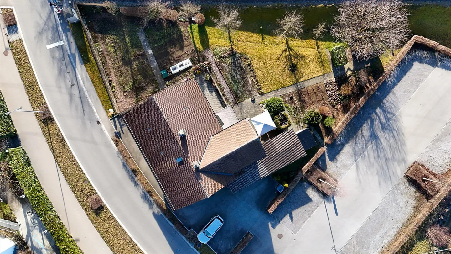 Two-family house on large property - Photo 12 of 30