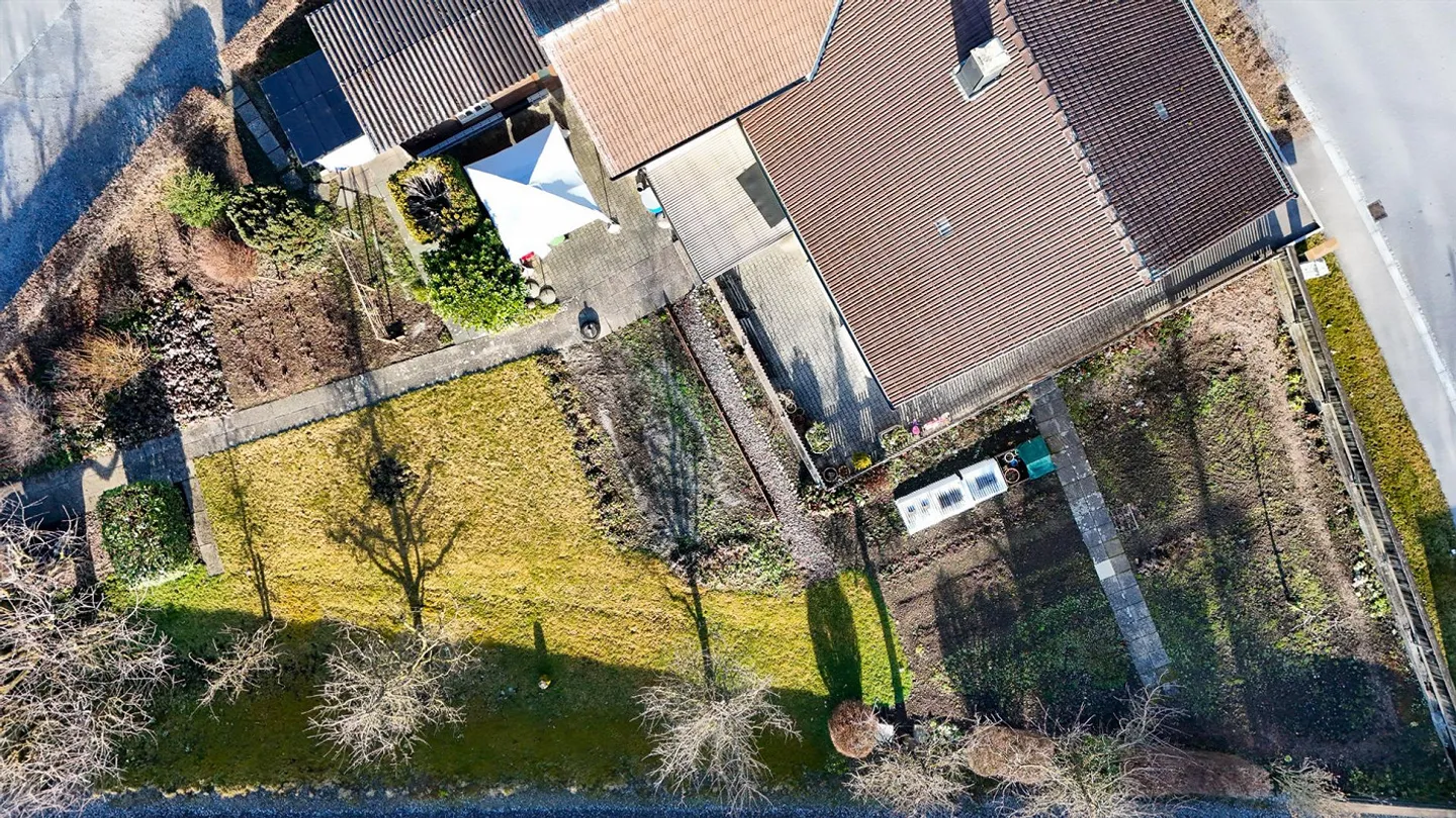 Two-family house on large property - Photo 13 of 30