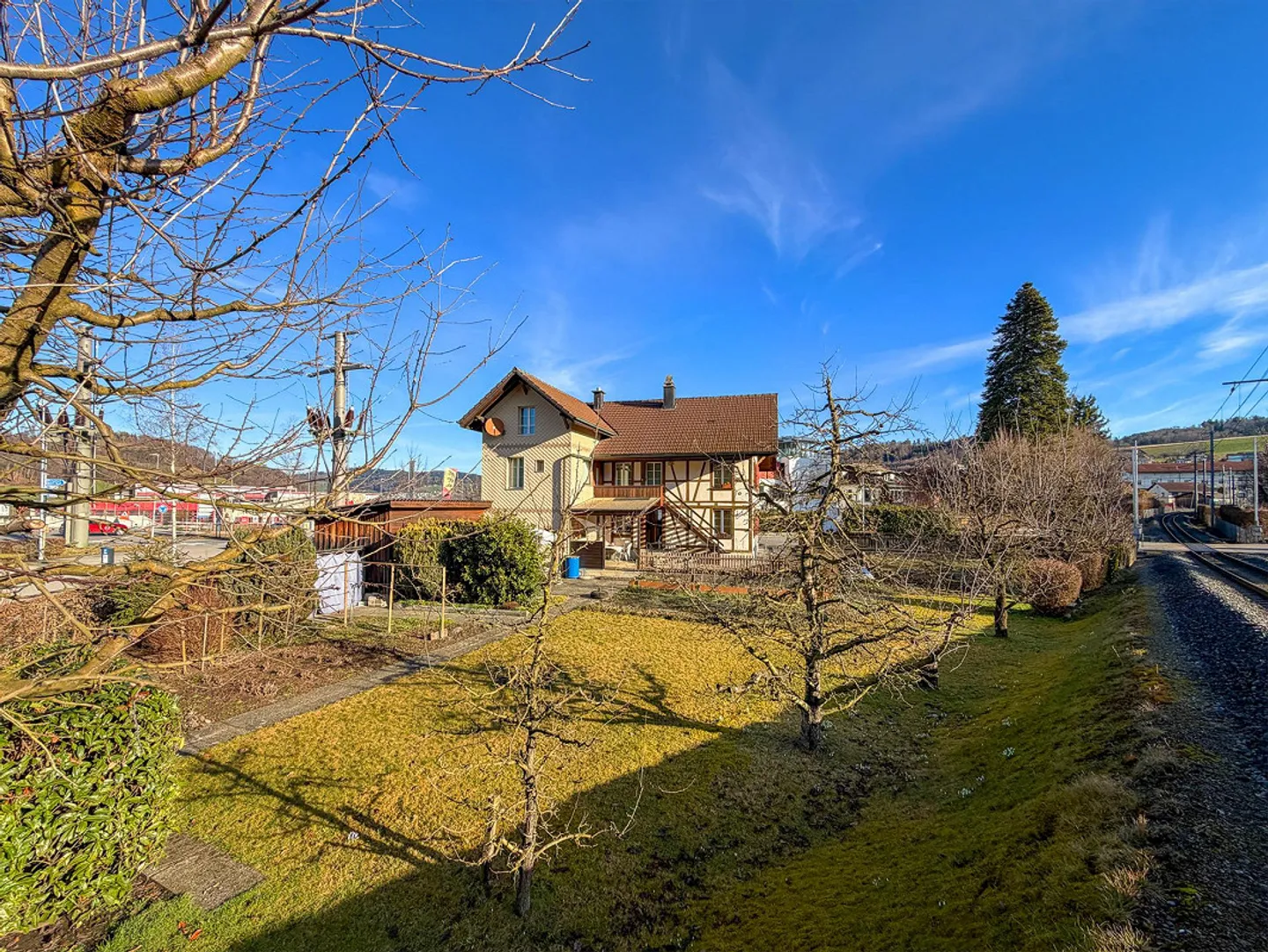 Two-family house on large property - Photo 3 of 30