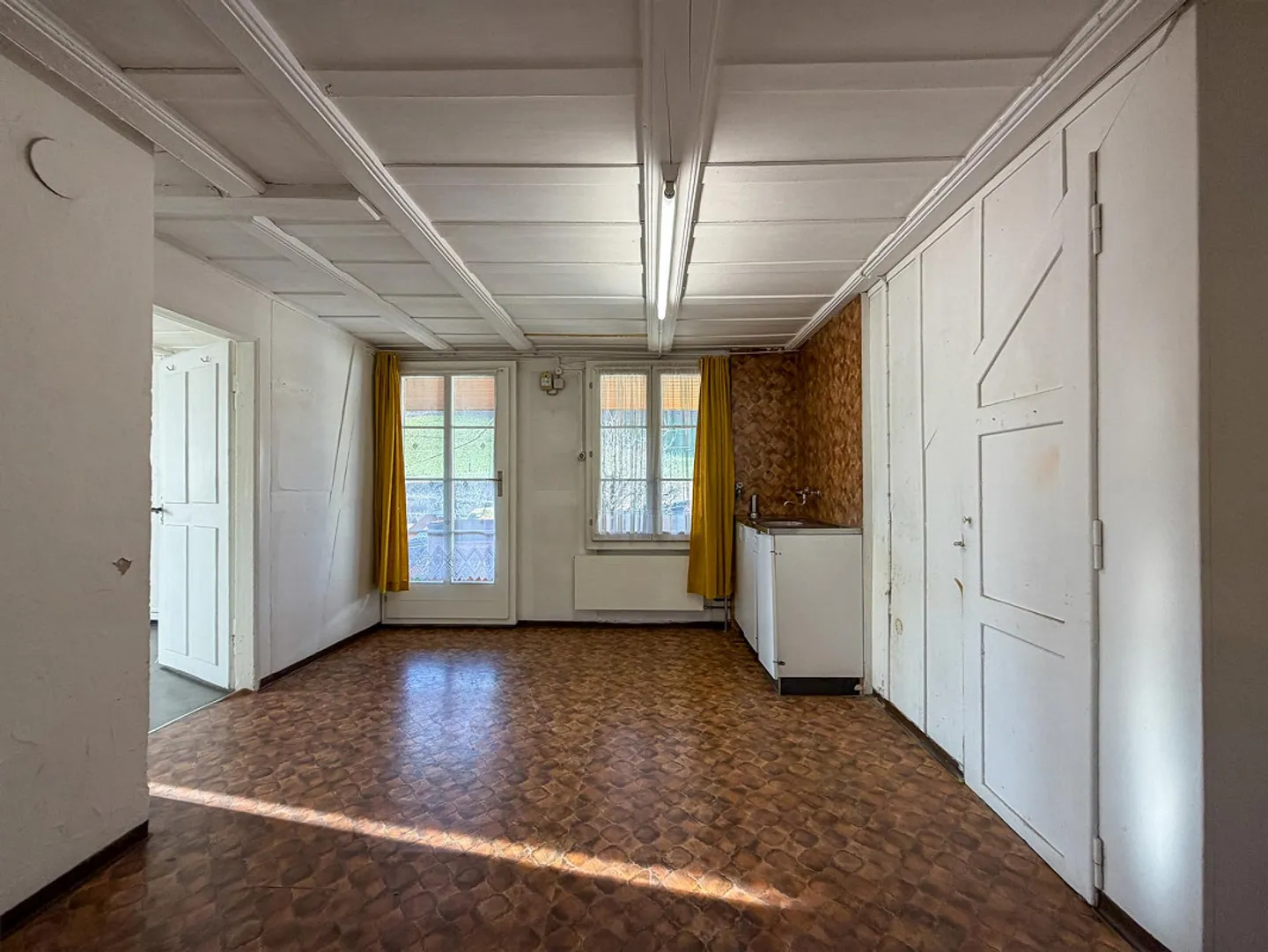 Two-family house on large property - Photo 17 of 30