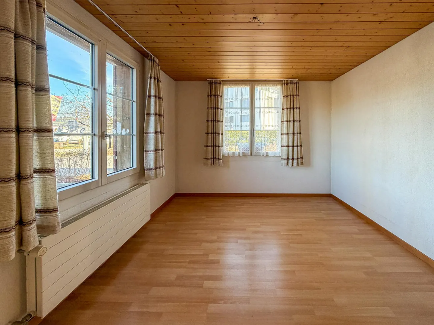 Two-family house on large property - Photo 18 of 30