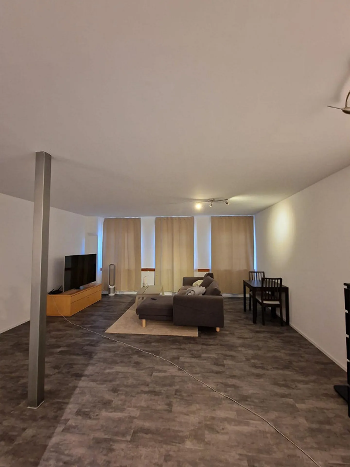 2 1/2 Room Apartment - Photo 1 of 12