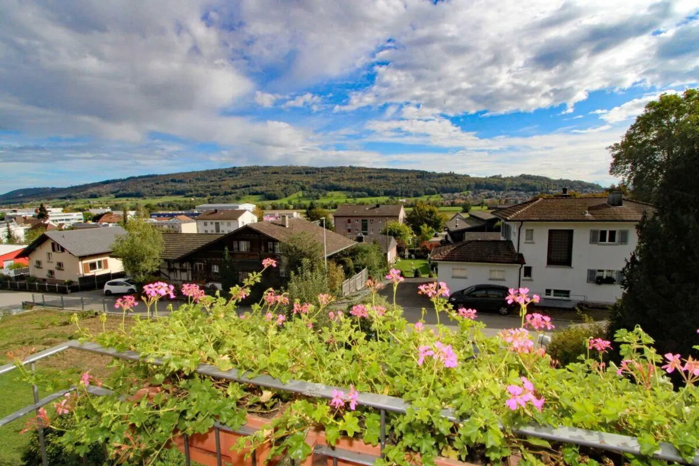Votre paradis résidentiel dans un endroit calme - Photo 2 sur 13