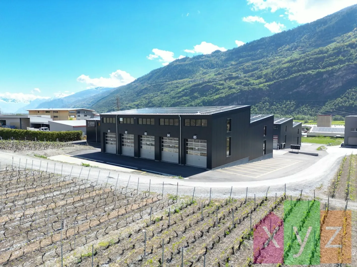 Nouvelles halles modernes, bien équipées et idéalement situées dans le Valais central - Photo 7 sur 8