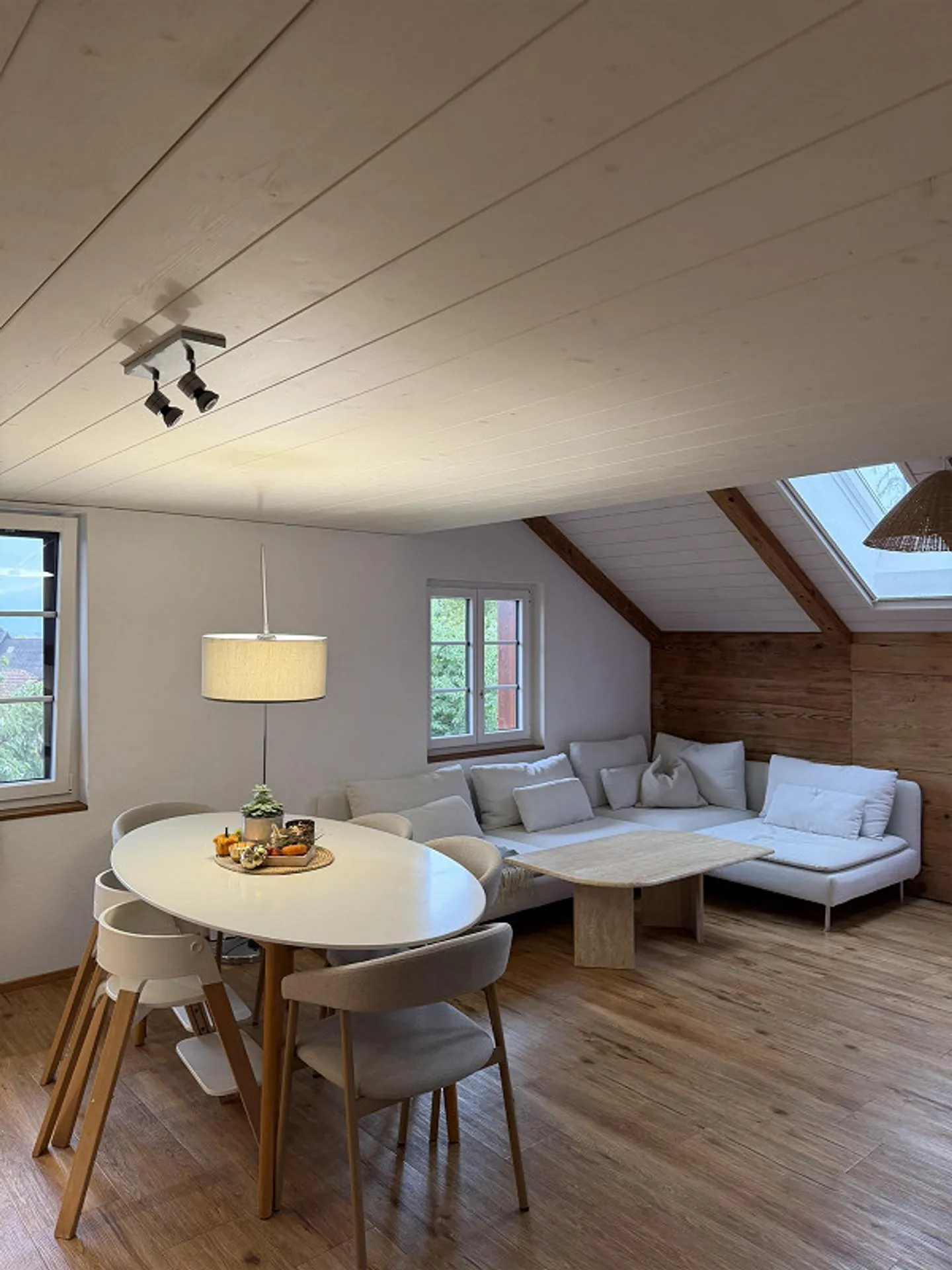Charmante appartement de 3,5 pièces avec vue sur le Rigi et grand jardin à Ober - Photo 1 sur 20