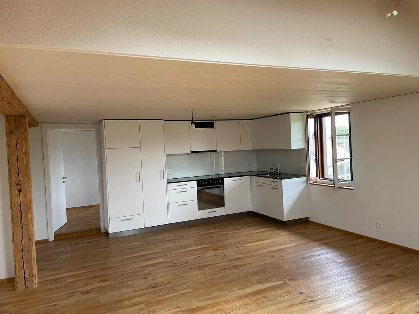 Charmante appartement de 3,5 pièces avec vue sur le Rigi et grand jardin à Ober - Photo 2 sur 20