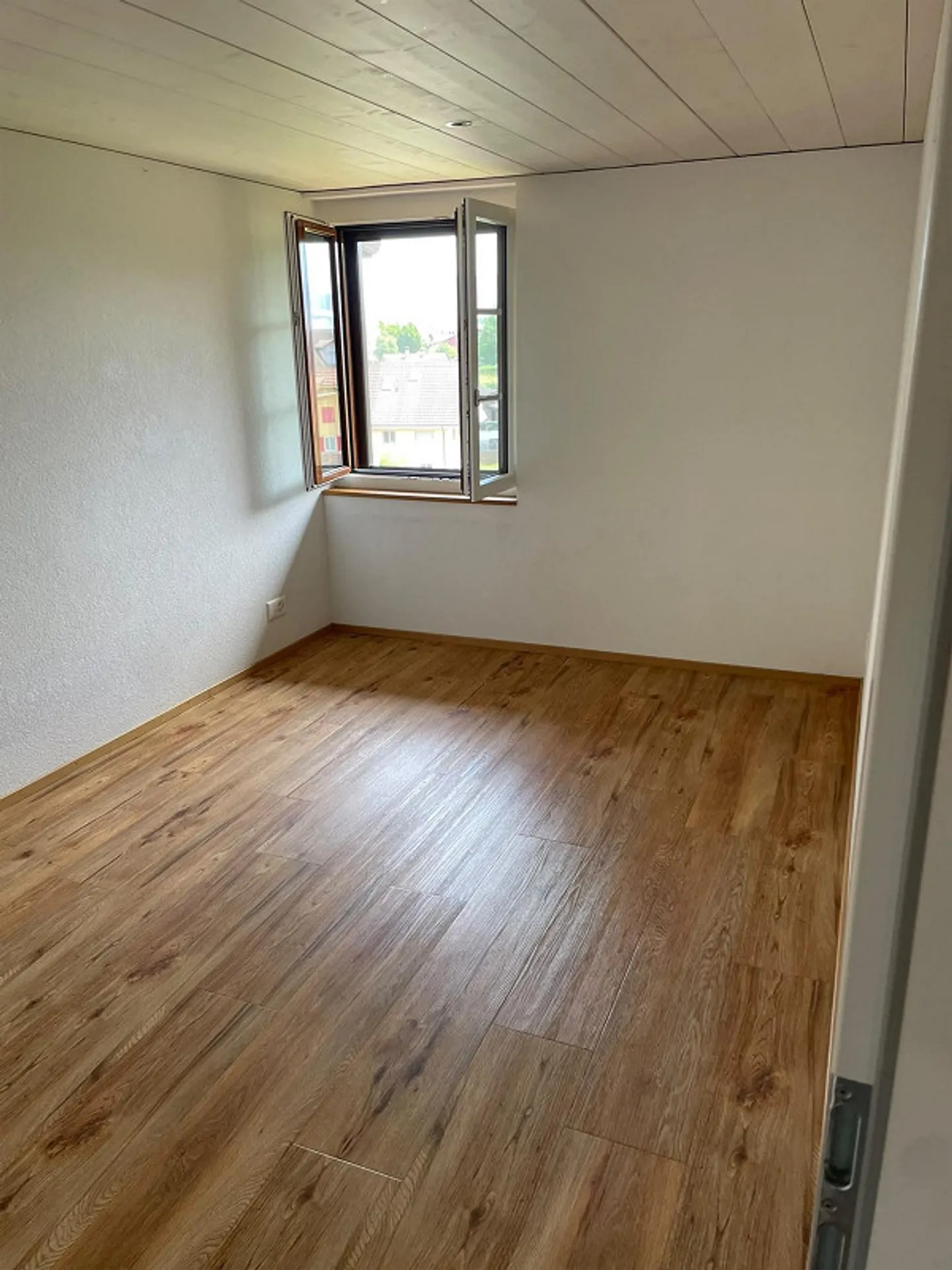 Charmante appartement de 3,5 pièces avec vue sur le Rigi et grand jardin à Ober - Photo 13 sur 20