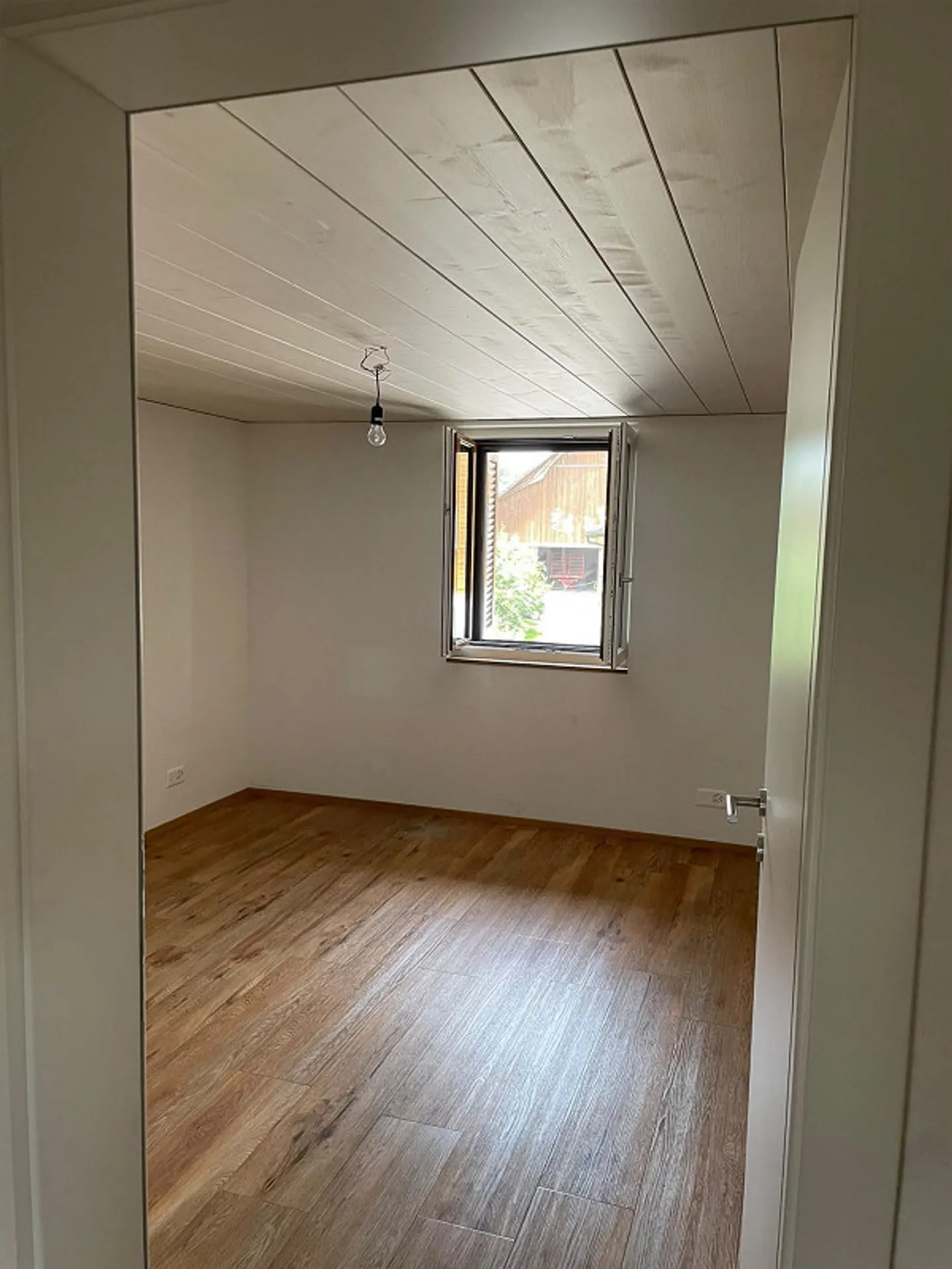 Charmante appartement de 3,5 pièces avec vue sur le Rigi et grand jardin à Ober - Photo 16 sur 20