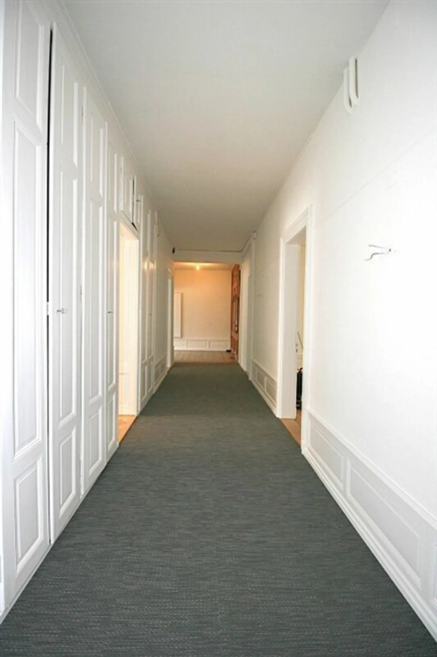 «Außergewöhnliche Räumlichkeiten von 220 m2 in einem Gebäude mit Charakter» - Foto 11 von 14