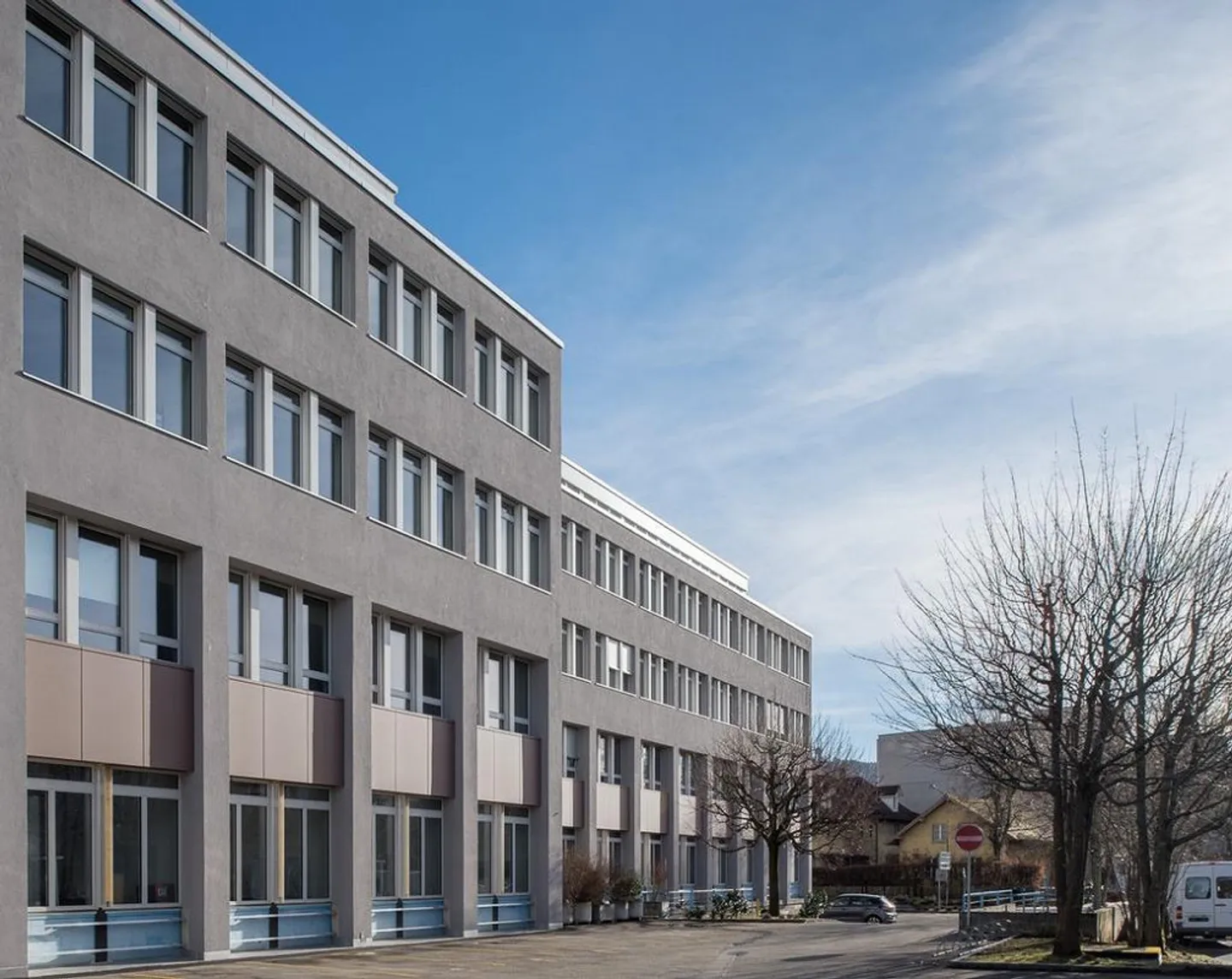 Espace de bureau agrandi à Liebefeld - 900m2 à louer - Photo 2 sur 9