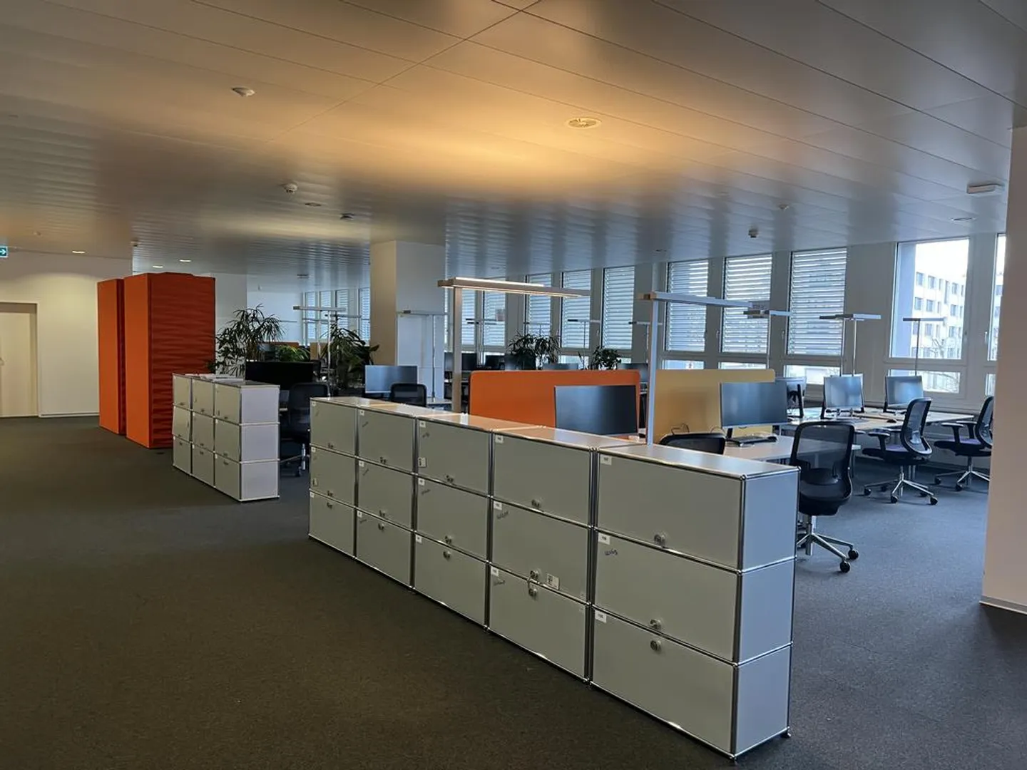 Espace de bureau agrandi à Liebefeld - 900m2 à louer - Photo 7 sur 9