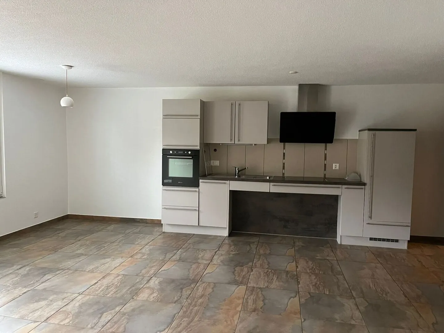 Very beautiful 3.5-room penthouse for rent in Bassecourt - Photo 5 of 9