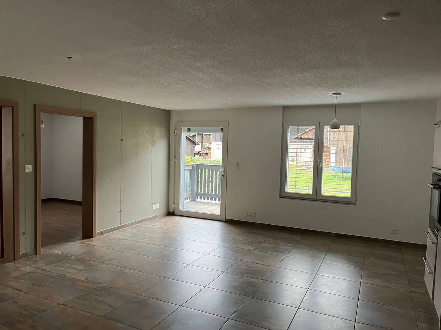 Very beautiful 3.5-room penthouse for rent in Bassecourt - Photo 6 of 9