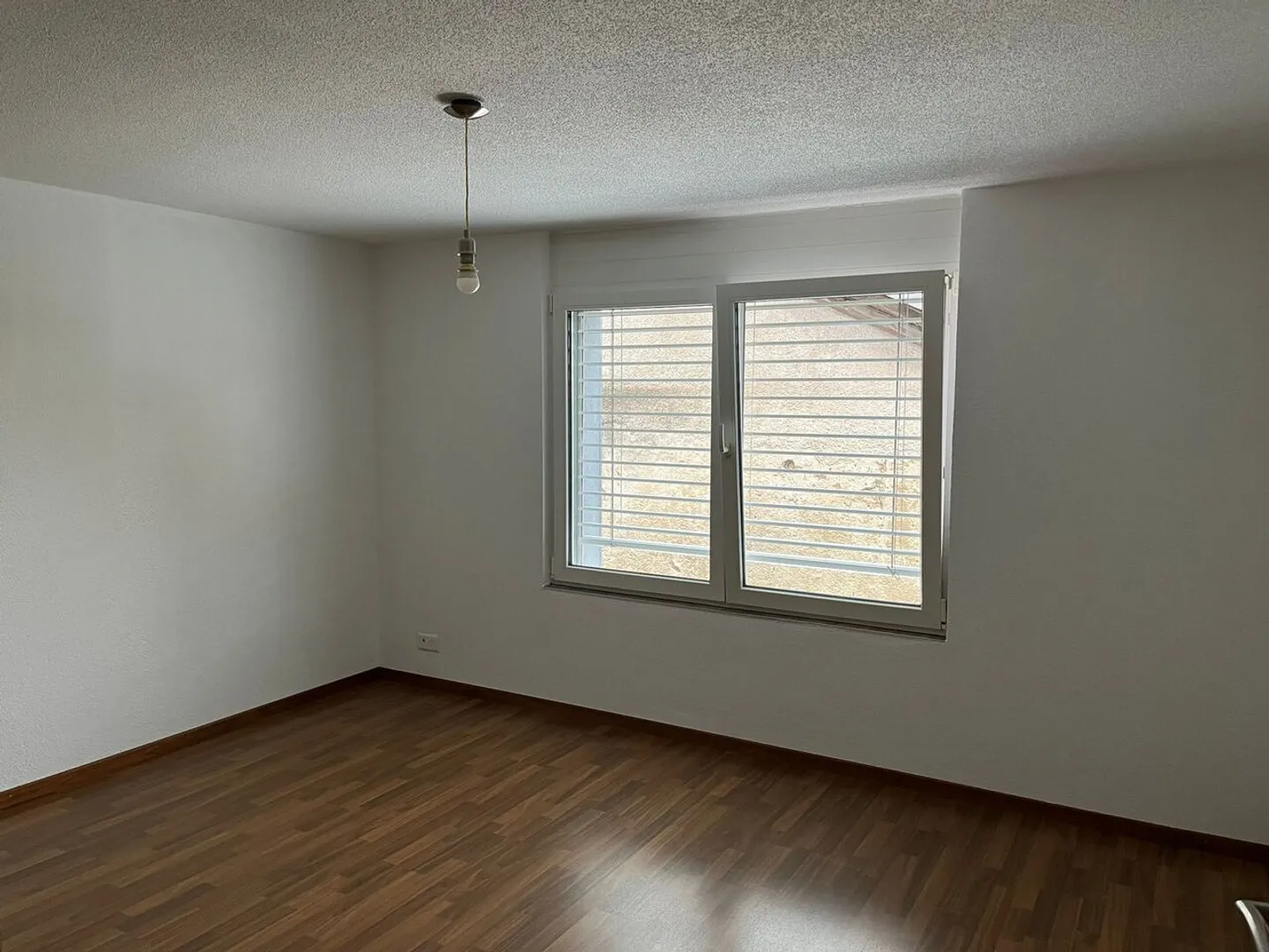 Very beautiful 3.5-room penthouse for rent in Bassecourt - Photo 8 of 9